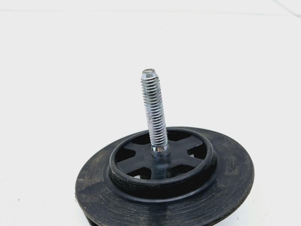 Болт крепления запасного колеса, 500 рублей, Пермь