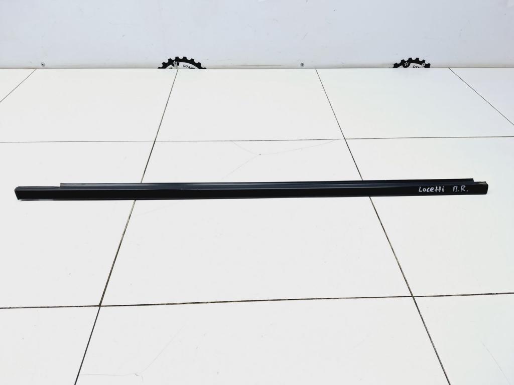 Накладка стекла переднего правого, 500 рублей, Пермь