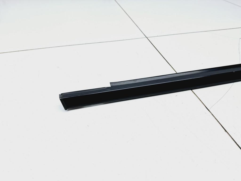 Накладка стекла переднего правого, 500 рублей, Пермь