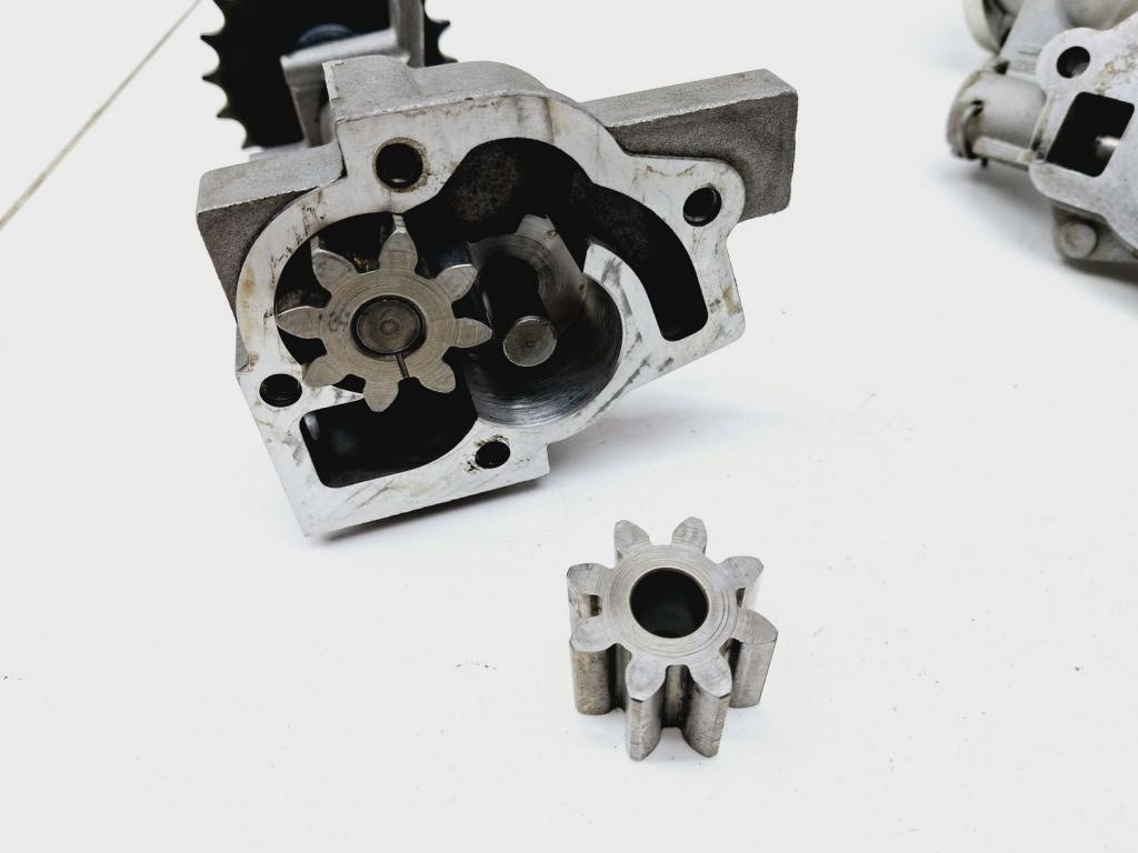 Насос масляный, 2000 рублей, Пермь