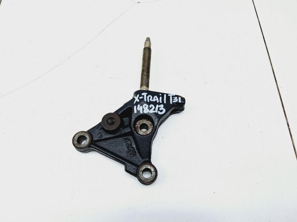 Кронштейн двигателя правый, 500 рублей, Пермь