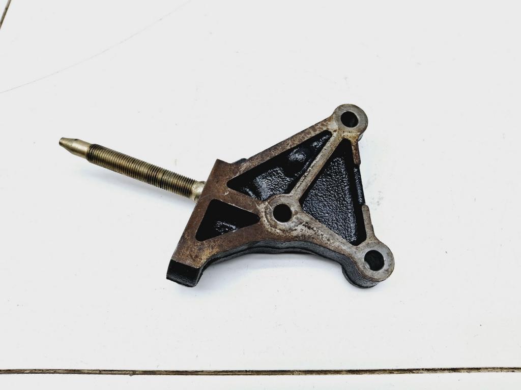 Кронштейн двигателя правый, 500 рублей, Пермь