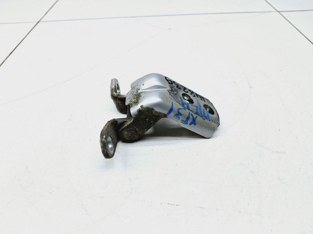 Петля двери передней левой нижняя, 500 рублей, Пермь