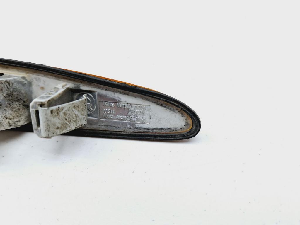 Повторитель на крыло правый желтый, 500 рублей, Пермь