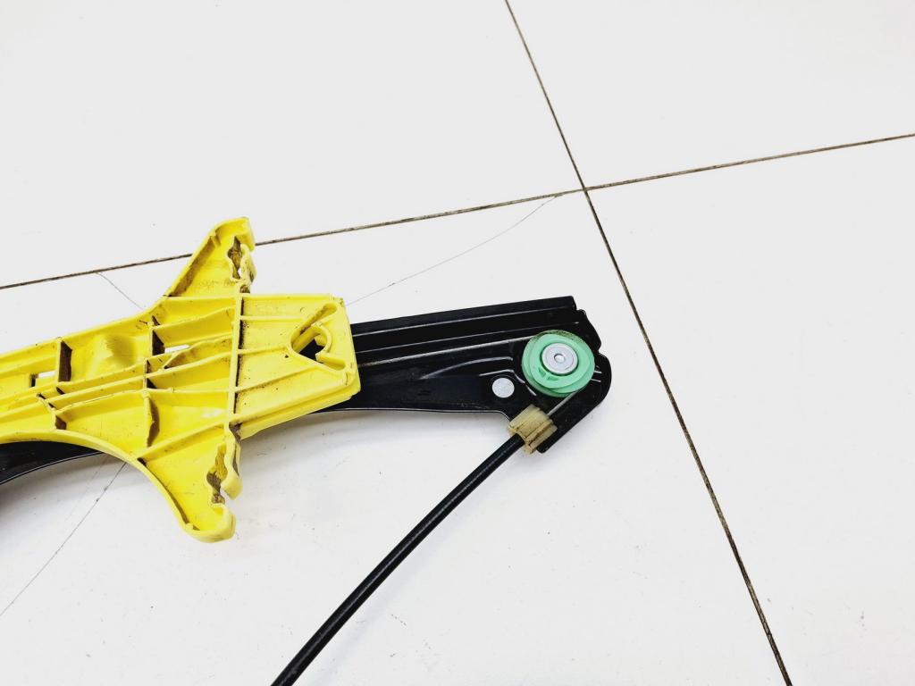 Стеклоподъемник задний правый, 1000 рублей, Пермь