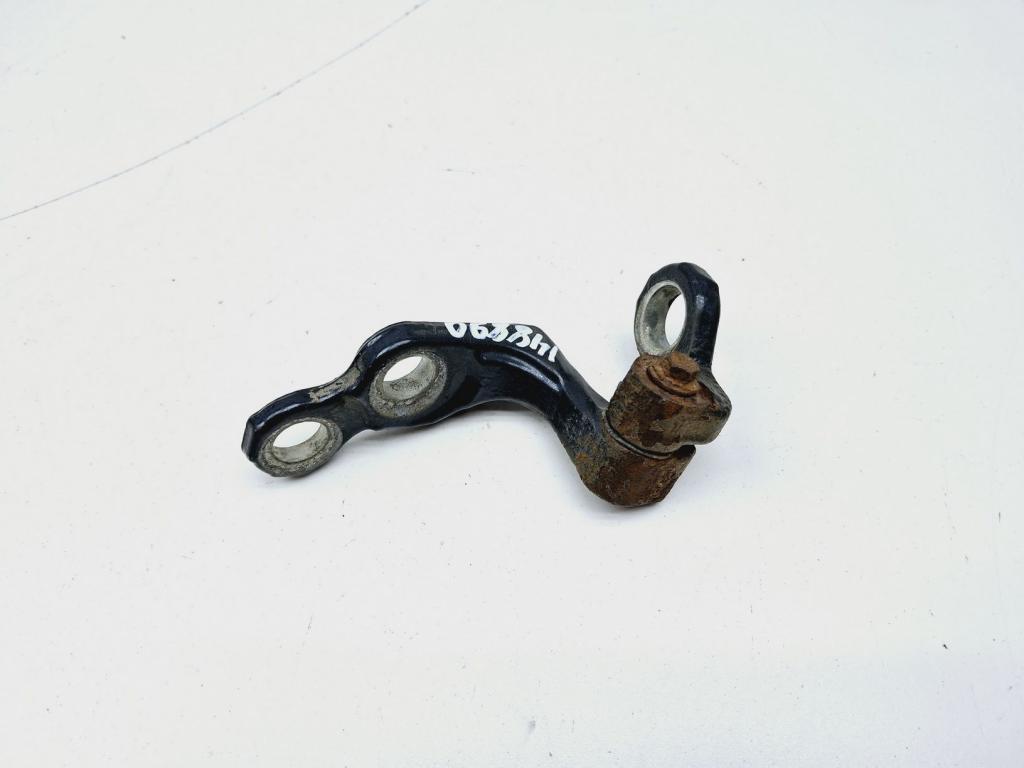 Петля двери задней левой нижняя, 500 рублей, Пермь