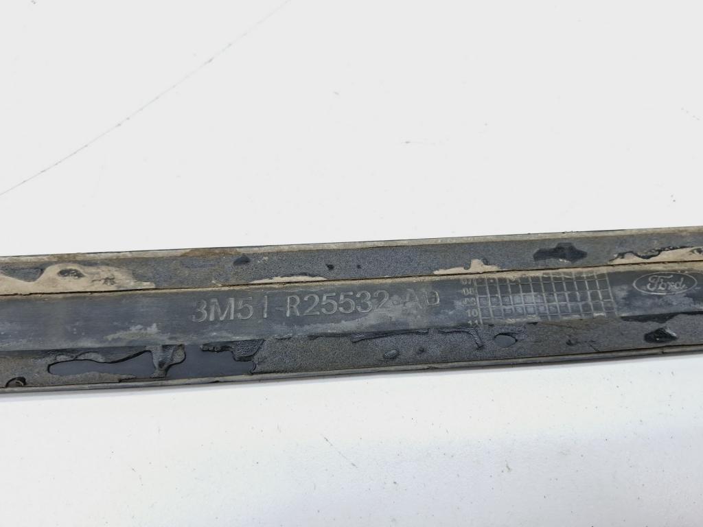 Молдинг задней правой двери, 700 рублей, Пермь