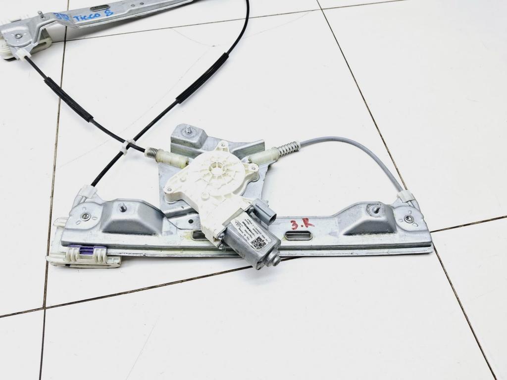 Стеклоподъемник задний правый, 3000 рублей, Пермь