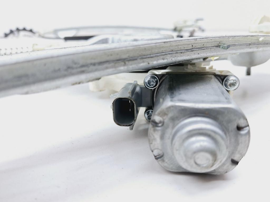 Стеклоподъемник задний правый, 3000 рублей, Пермь