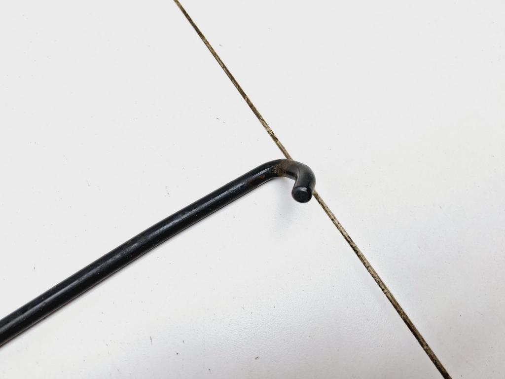 Держатель капота, 500 рублей, Пермь