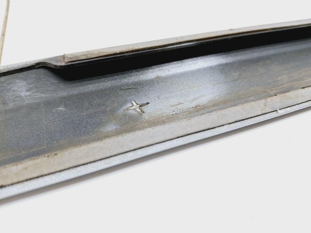 Молдинг передней левой двери, 1000 рублей, Пермь