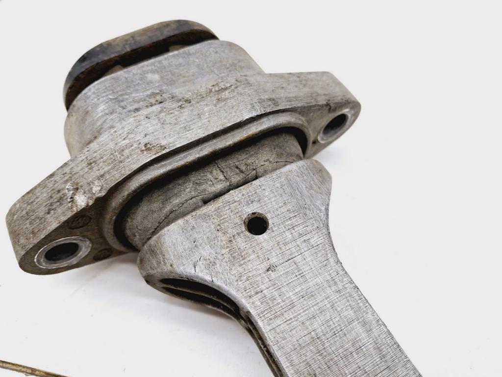 Опора двигателя задняя, 1000 рублей, Пермь