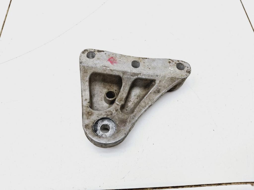 Кронштейн опоры двигателя, 500 рублей, Пермь