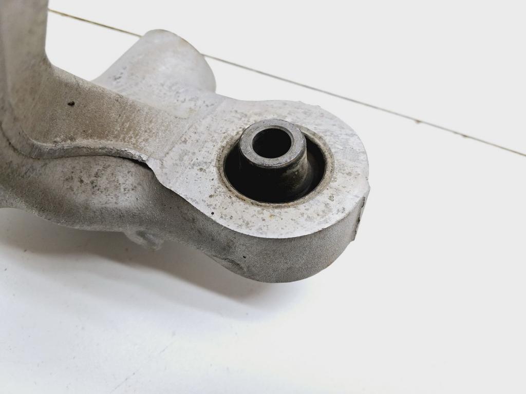 Кулак поворотный задний правый, 8000 рублей, Пермь