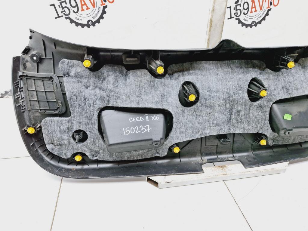 Обшивка двери багажника, 2000 рублей, Пермь