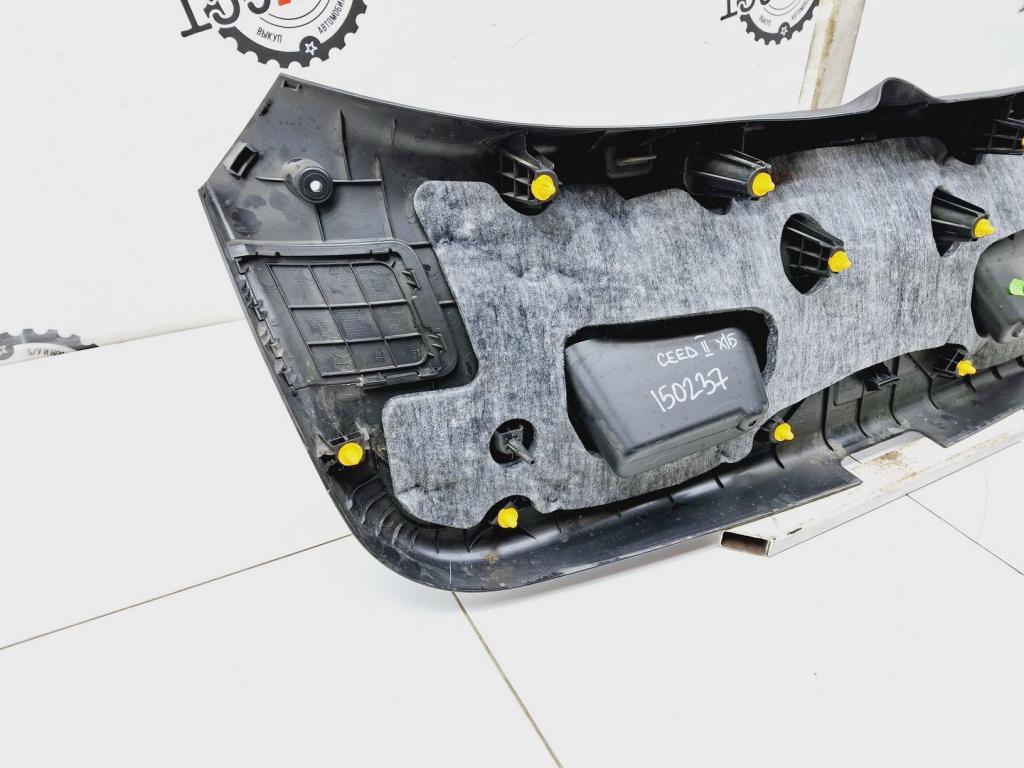 Обшивка двери багажника, 2000 рублей, Пермь