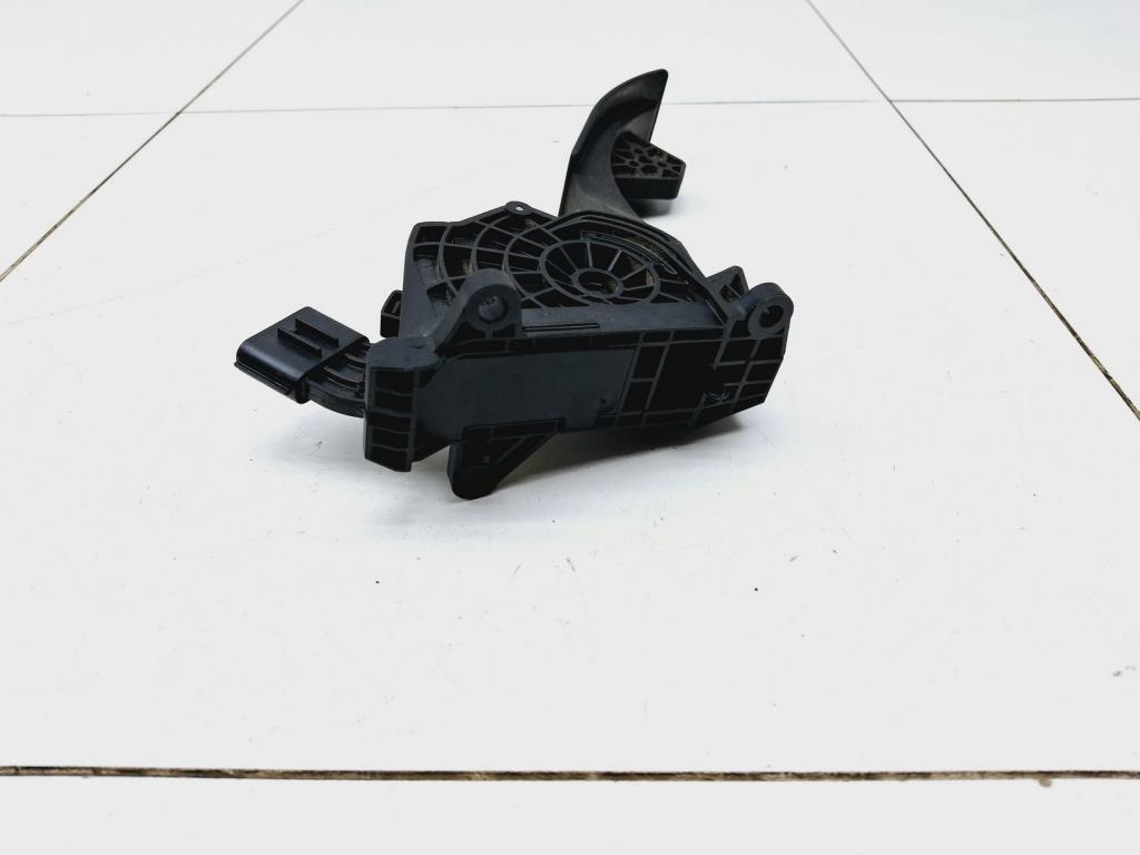 Педаль газа, 2000 рублей, Пермь