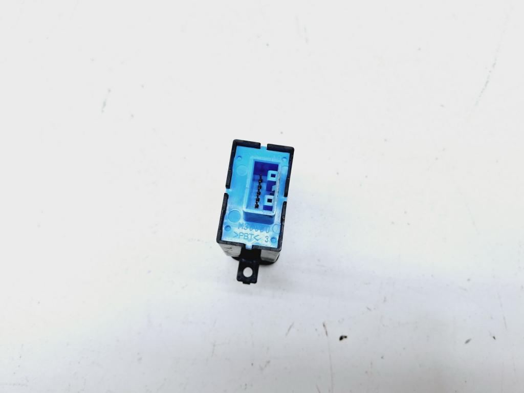 Кнопка обогрева сидений, 500 рублей, Пермь