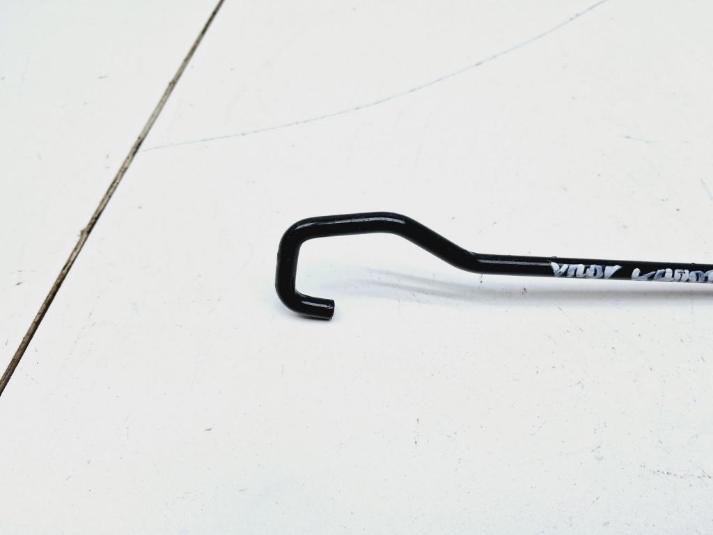 Держатель капота, 500 рублей, Пермь