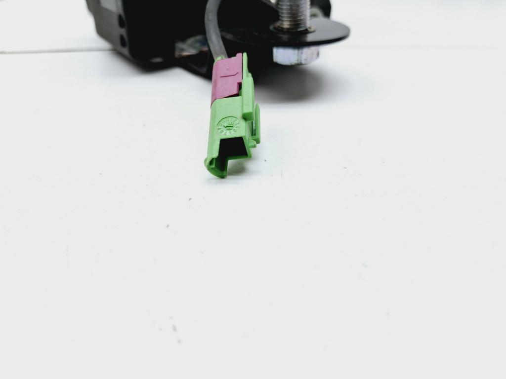 Ремень безопасности с пиропатроном, 2500 рублей, Пермь