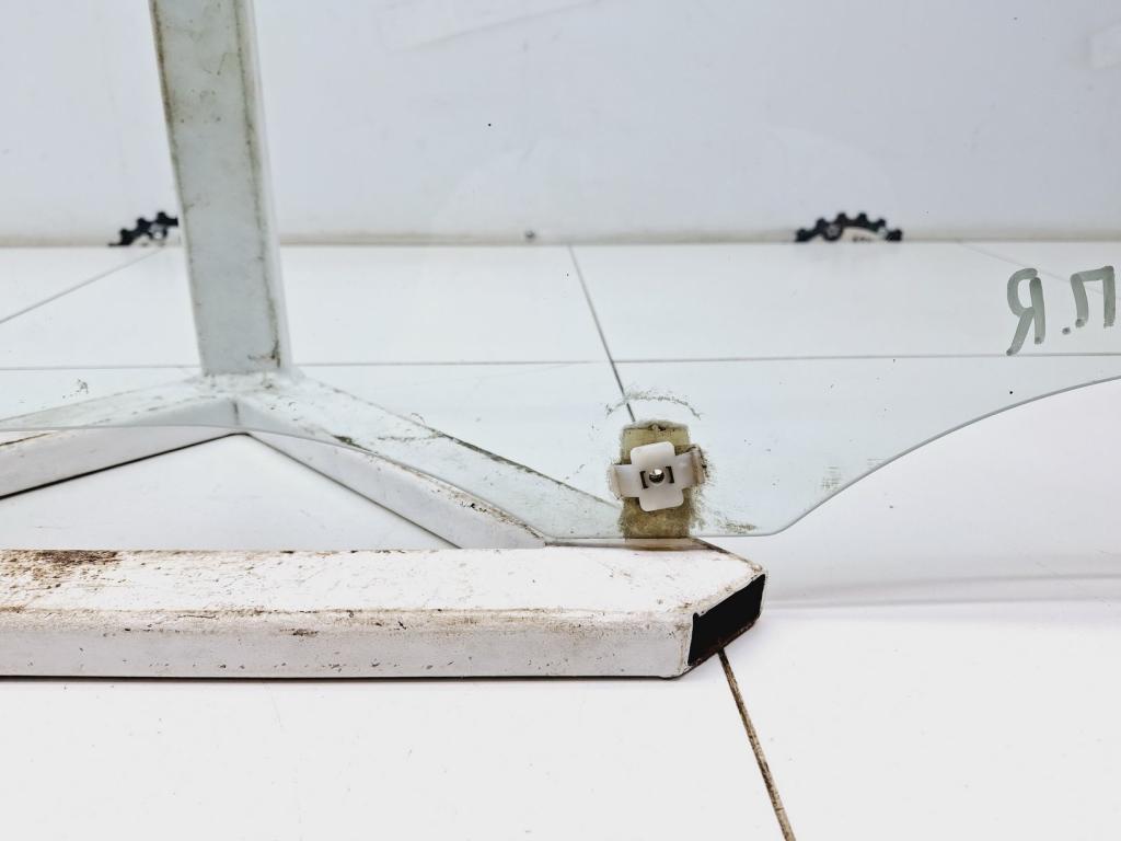 Стекло двери передней правой, 1500 рублей, Пермь