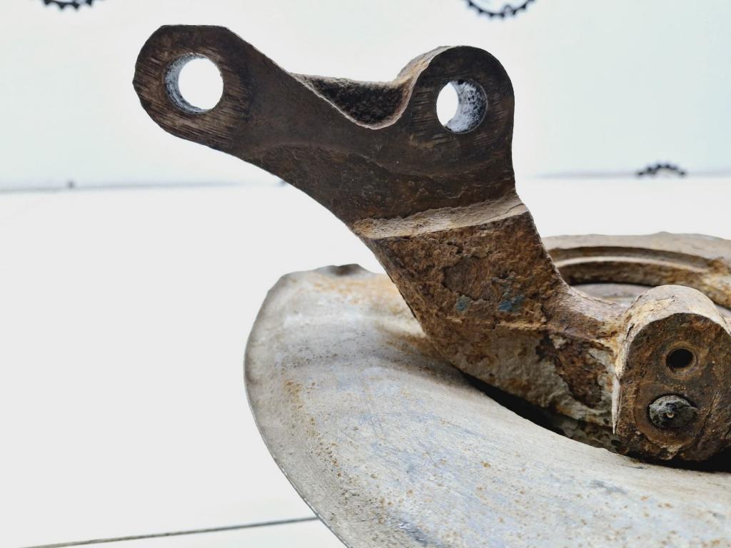 Кулак поворотный передний левый, 3000 рублей, Пермь