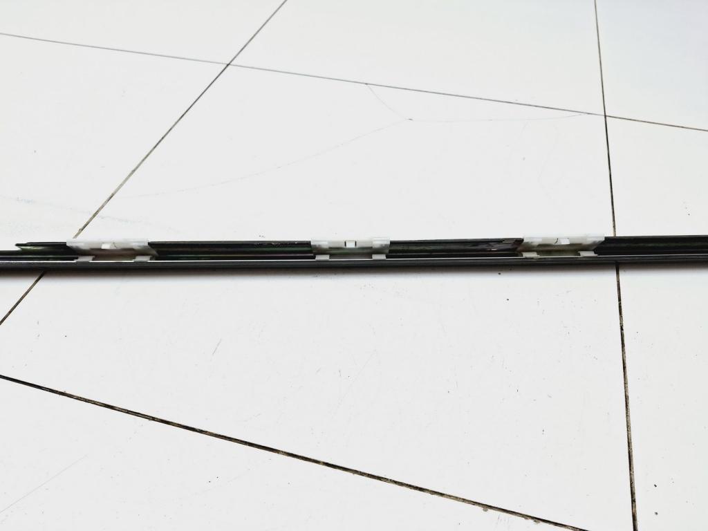 Накладка стекла переднего правого, 1000 рублей, Пермь