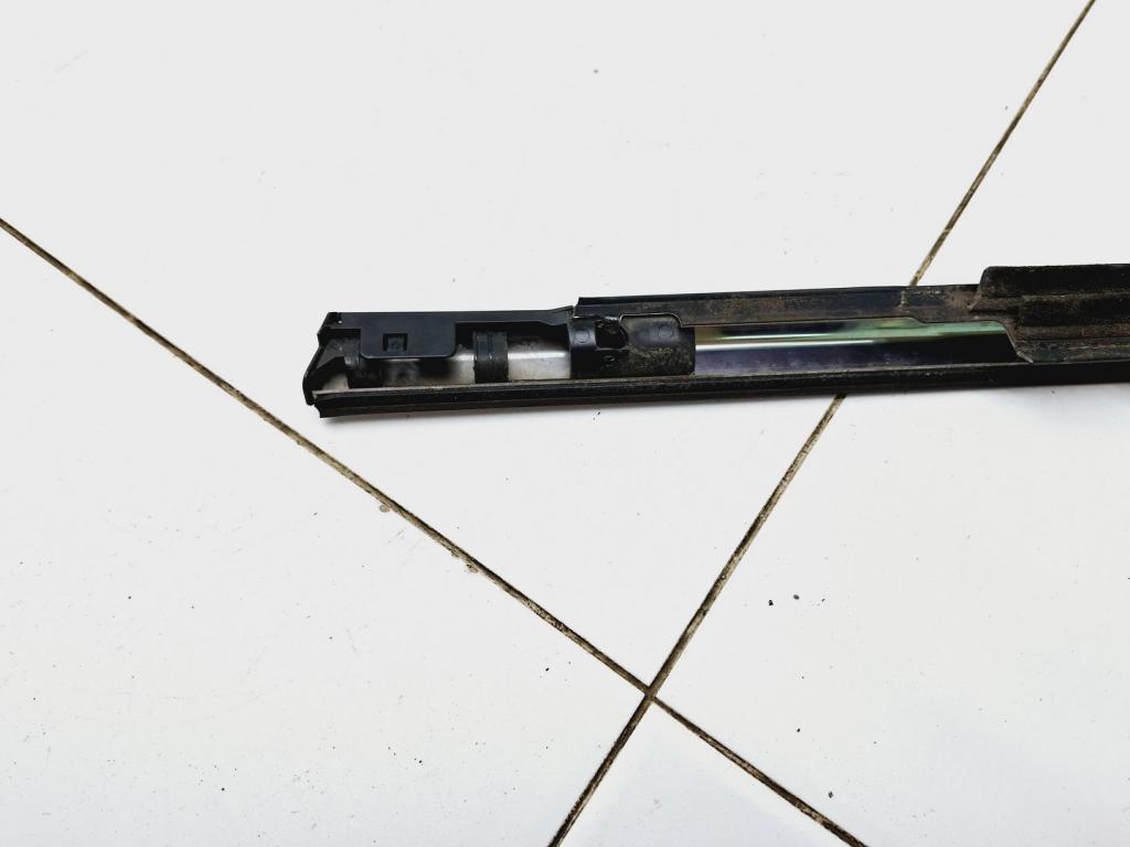 Накладка стекла переднего правого, 1000 рублей, Пермь