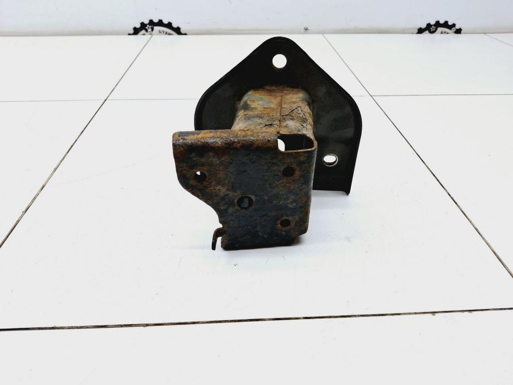 Кронштейн усилителя заднего бампера левый, 1000 рублей, Пермь