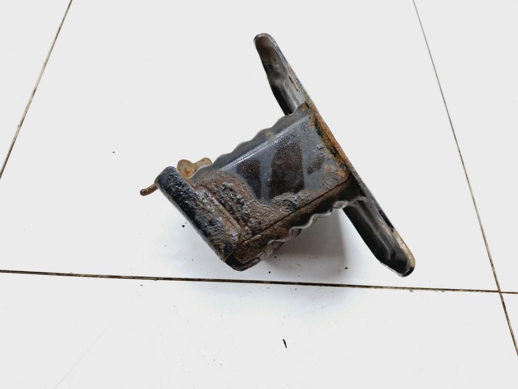 Кронштейн усилителя заднего бампера правый, 1000 рублей, Пермь