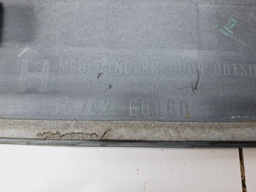 Молдинг задней левой двери, 2000 рублей, Пермь