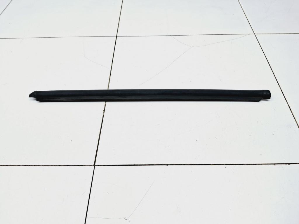 Накладка стекла заднего правого, 1000 рублей, Пермь