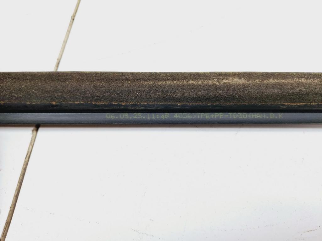 Накладка стекла заднего правого, 1000 рублей, Пермь