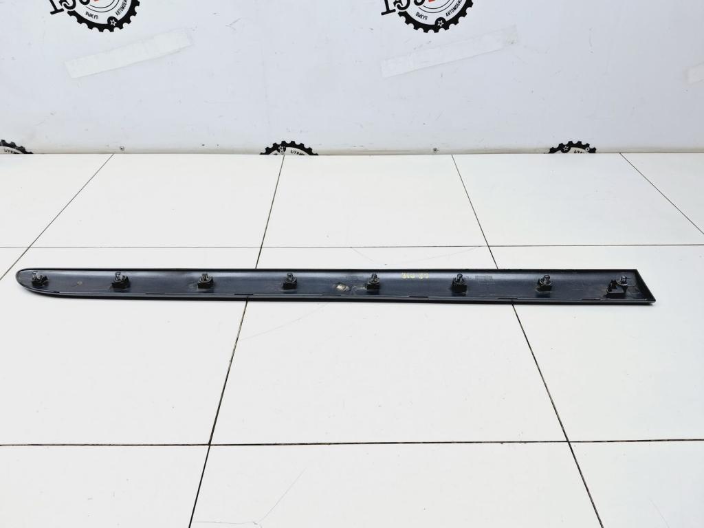 Молдинг передней правой двери, 1000 рублей, Пермь