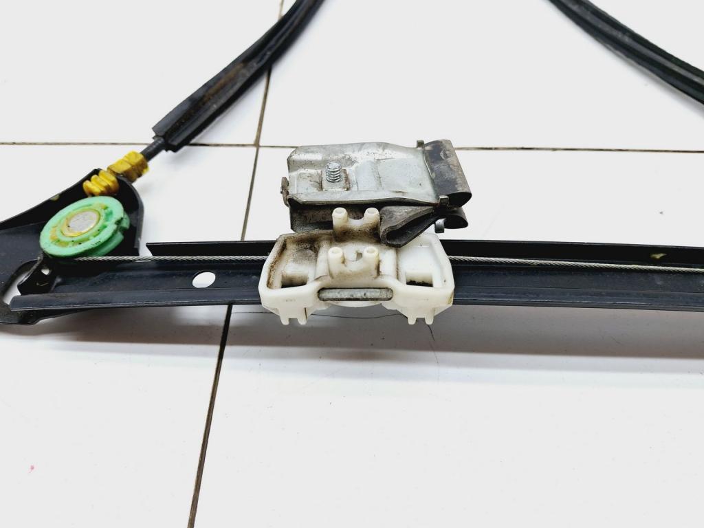 Стеклоподъемник механический задний левый, 1000 рублей, Пермь