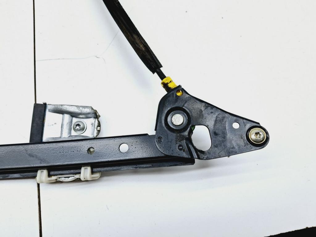 Стеклоподъемник механический задний левый, 1000 рублей, Пермь