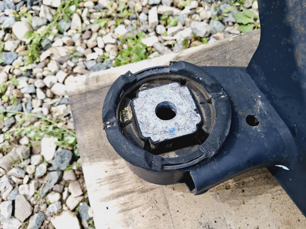 Балка задняя, 6000 рублей, Пермь