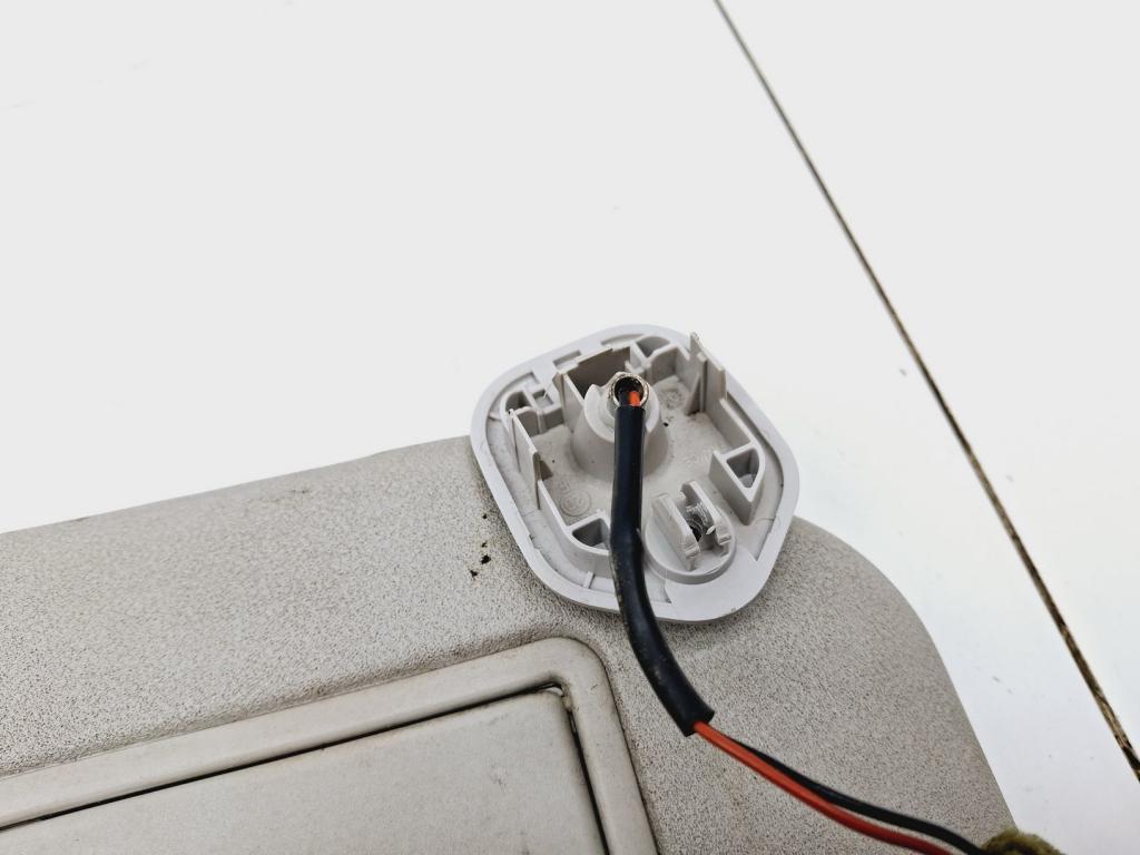 Козырек солнцезащитный правый, 1000 рублей, Пермь