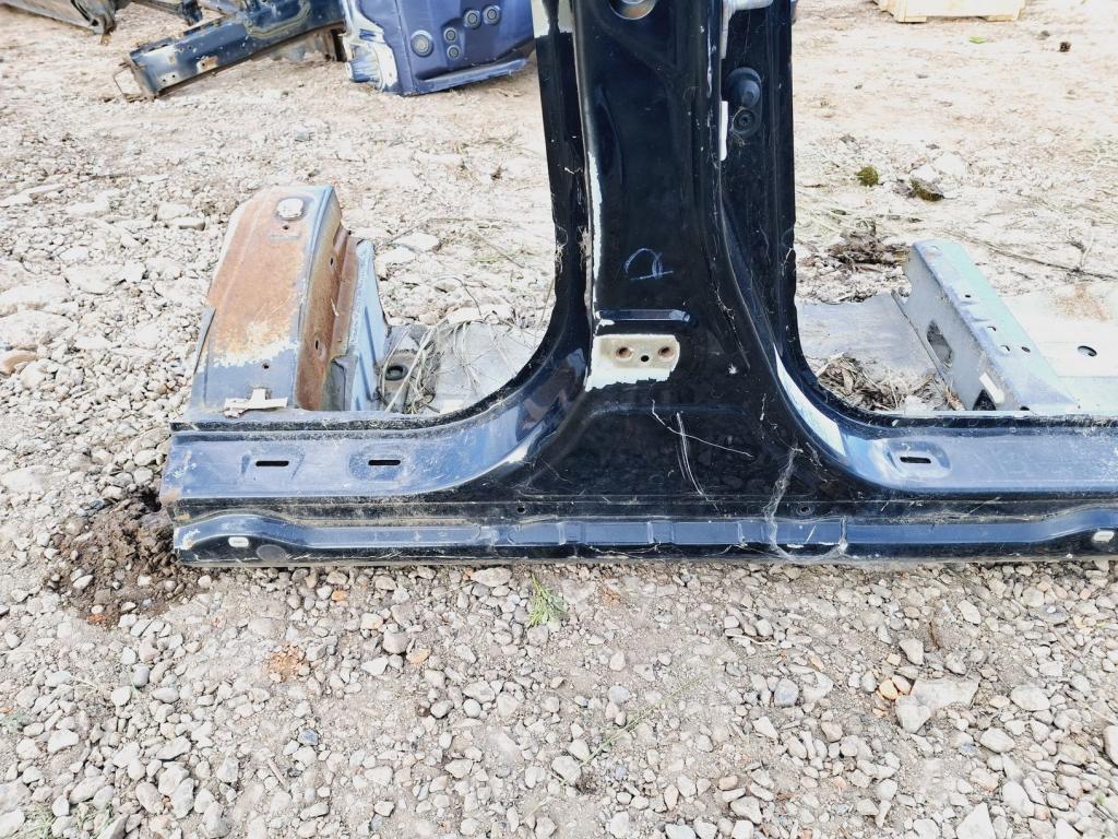 Порог со стойкой правый, 4000 рублей, Пермь