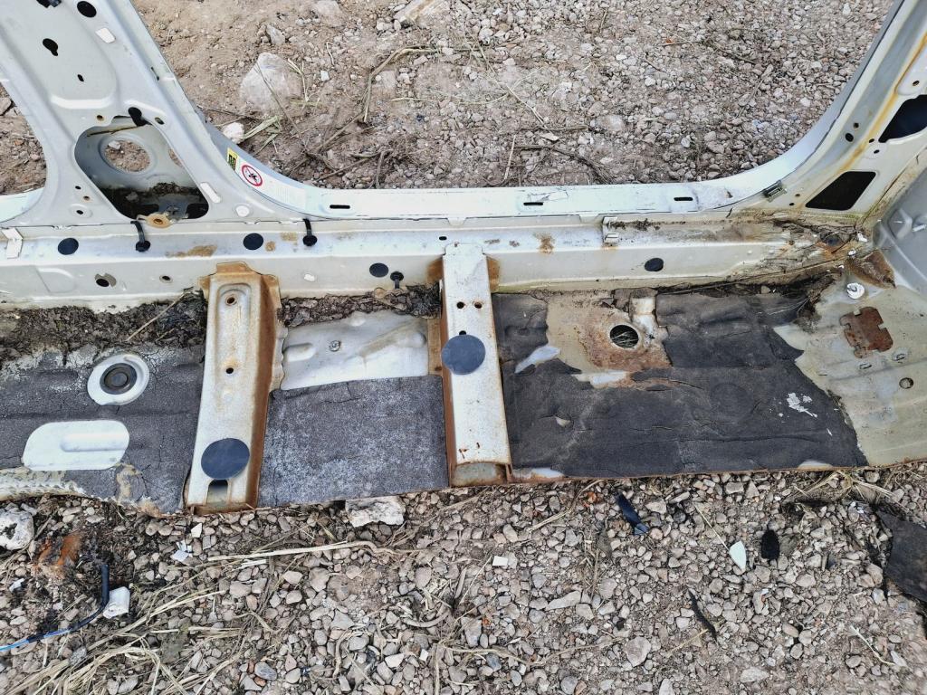 Порог со стойкой левый, 10000 рублей, Пермь