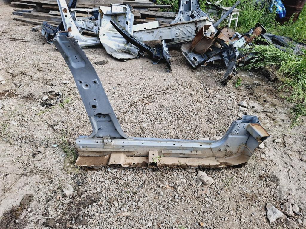 Порог со стойкой левый, 4000 рублей, Пермь