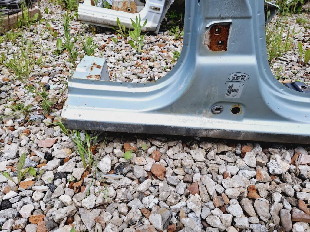 Порог со стойкой правый, 5000 рублей, Пермь