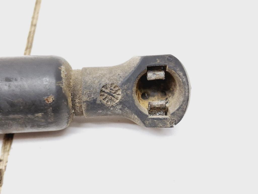 Амортизатор капота, 500 рублей, Пермь