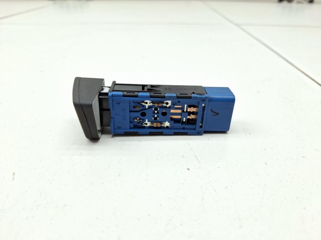 Кнопка обогрева сидений, 500 рублей, Пермь