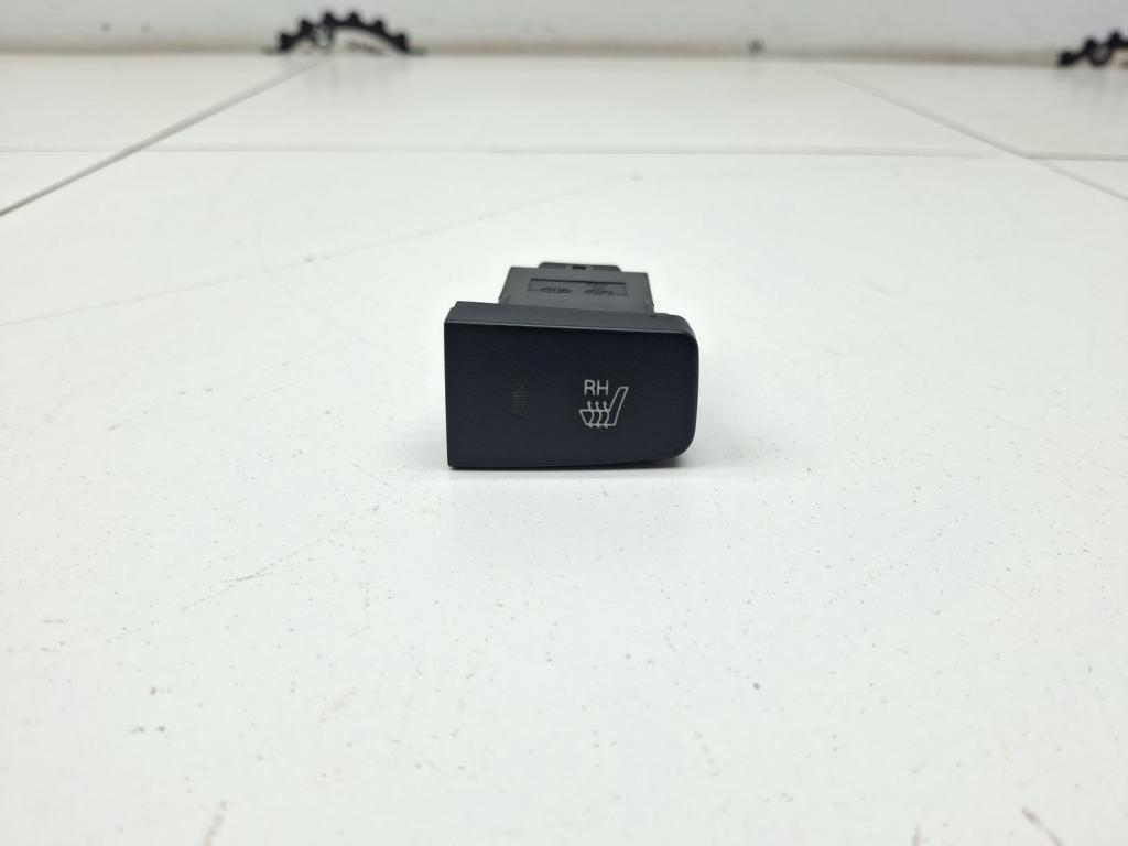 Кнопка обогрева сидений, 500 рублей, Пермь