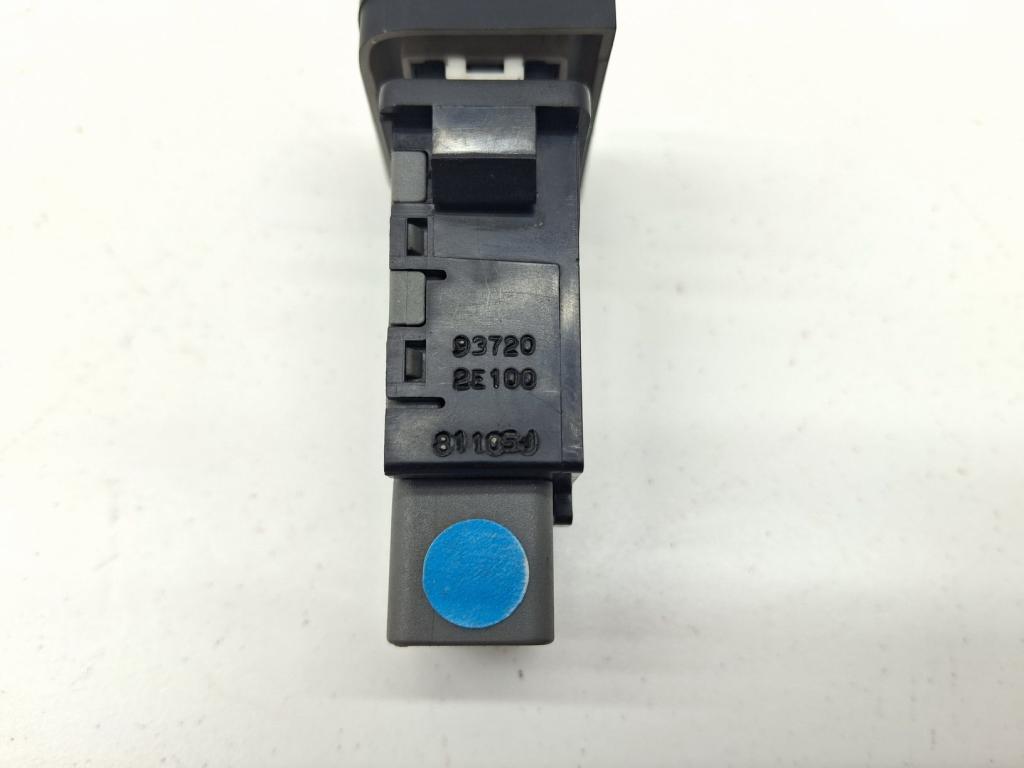 Кнопка обогрева переднего стекла, 500 рублей, Пермь