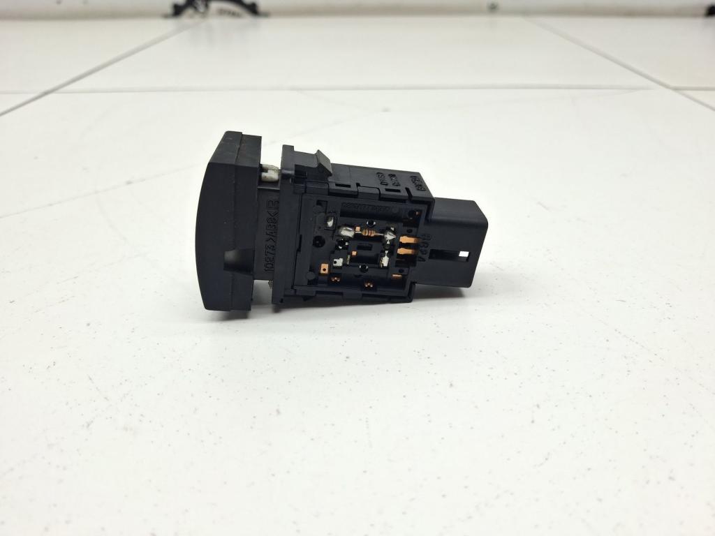 Кнопка антипробуксовочной системы, 500 рублей, Пермь