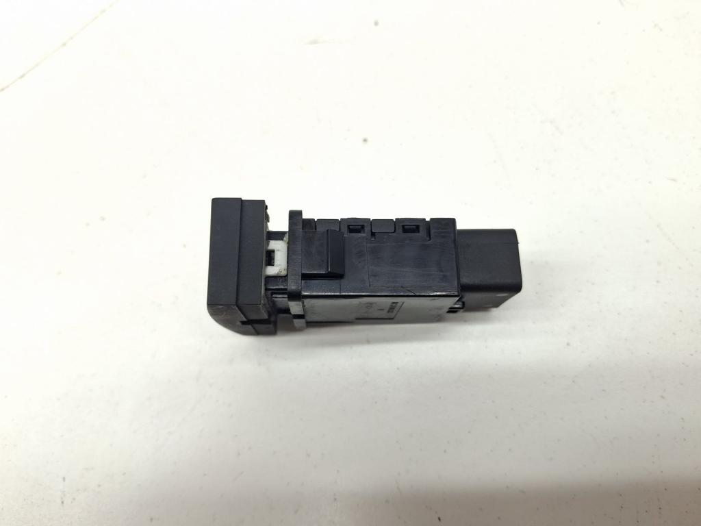 Кнопка антипробуксовочной системы, 500 рублей, Пермь