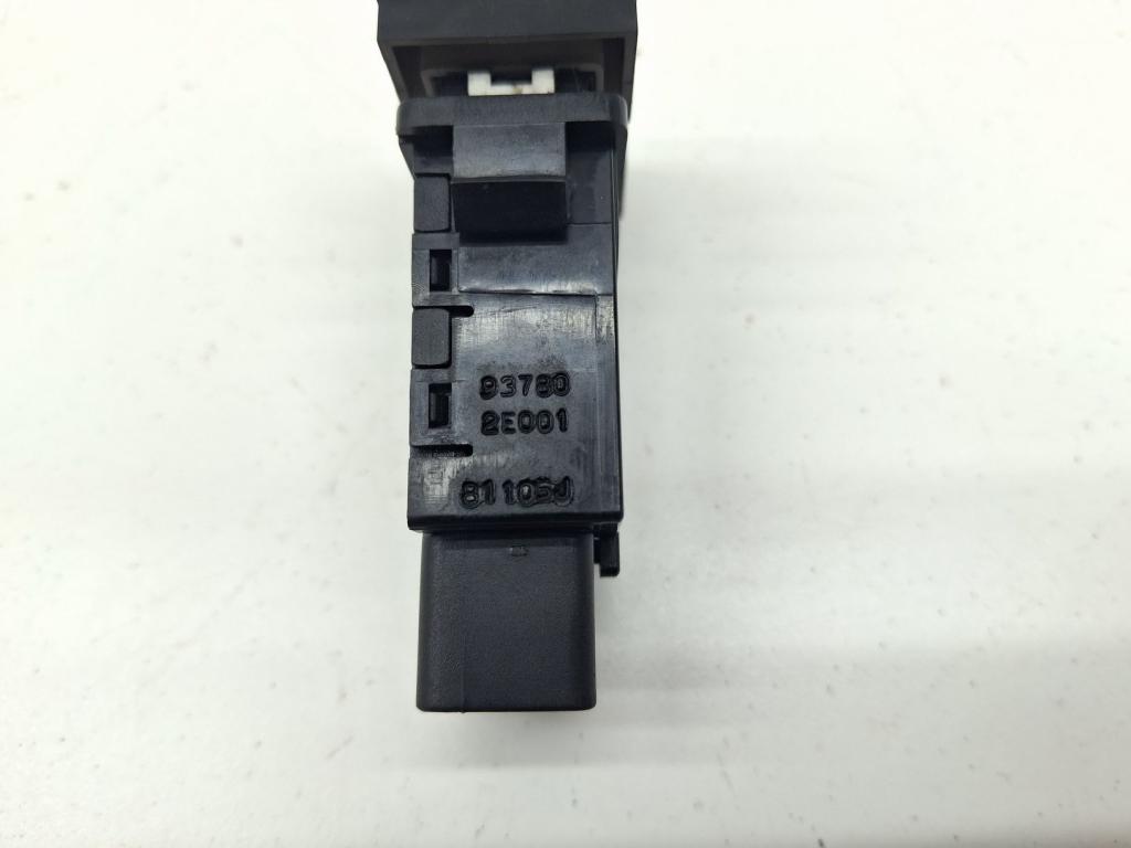 Кнопка антипробуксовочной системы, 500 рублей, Пермь