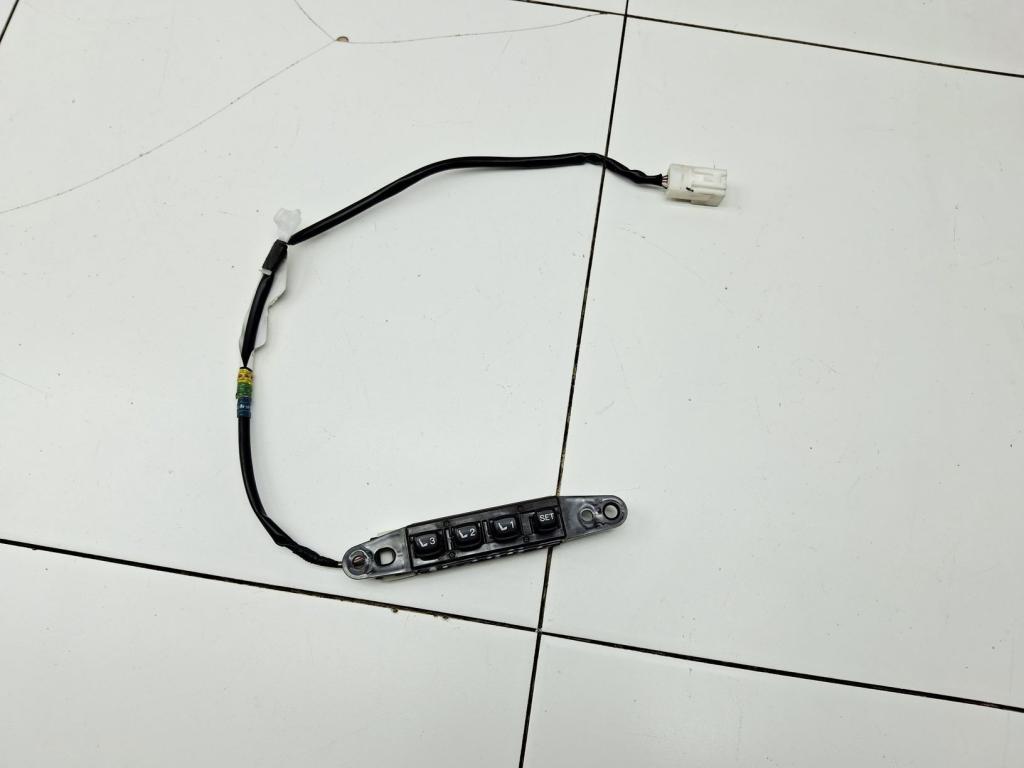 Кнопка регулировки сиденья, 2000 рублей, Пермь